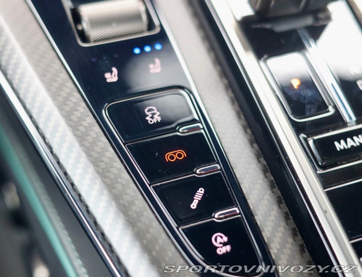 Aston Martin V8 Vantage Roadster 4.0 | 2025