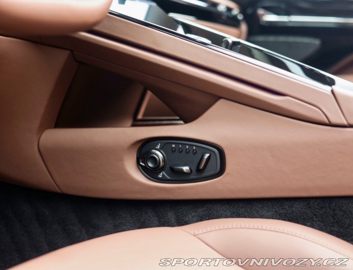 Aston Martin DB12 4.0 V8 Volante, Roadster 2024