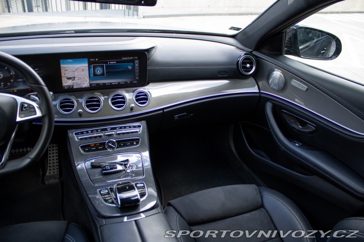 Mercedes-Benz E AMG Line 220 d A/T / AJ 2017