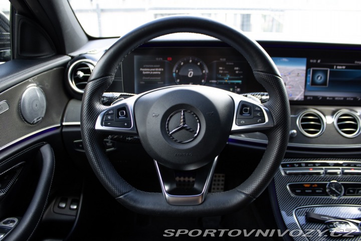 Mercedes-Benz E AMG Line 220 d A/T / AJ 2017