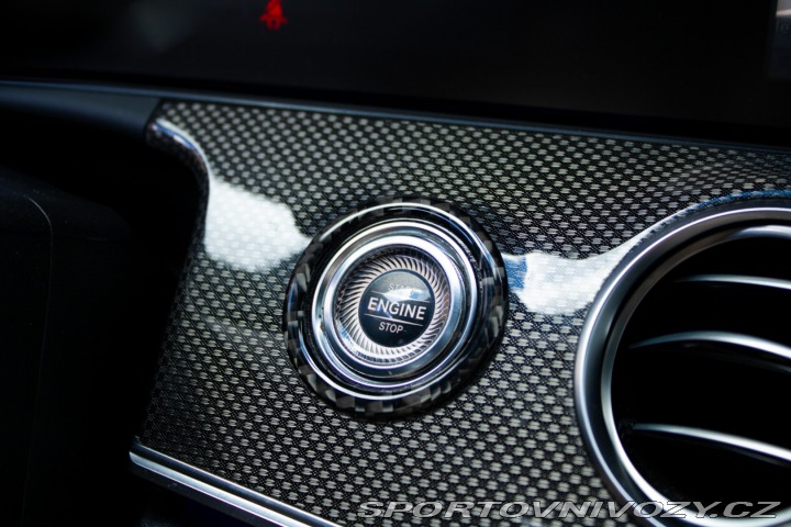 Mercedes-Benz E AMG Line 220 d A/T / AJ 2017