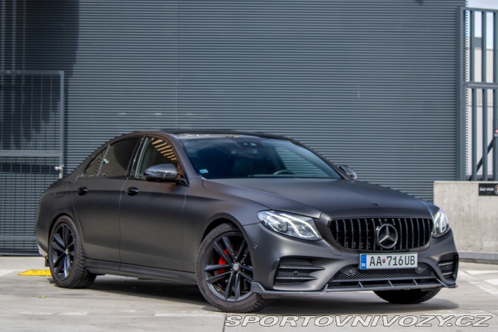 Mercedes-Benz E AMG Line 220 d A/T / AJ 2017
