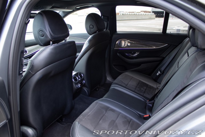 Mercedes-Benz E AMG Line 220 d A/T / AJ 2017