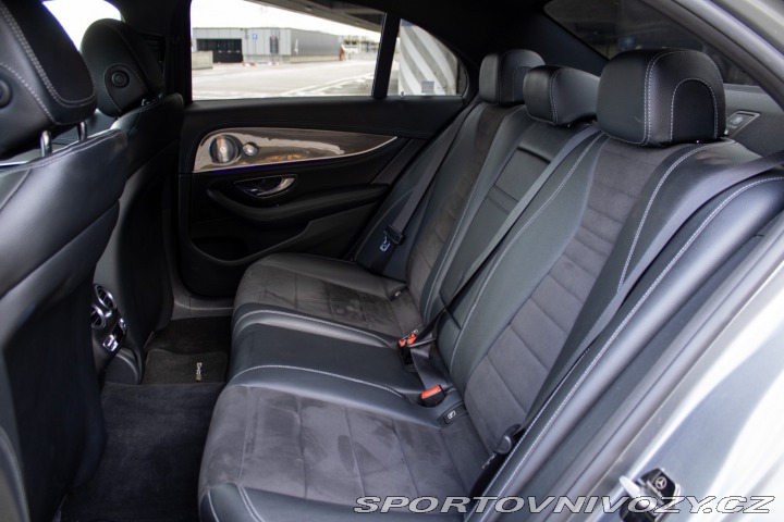 Mercedes-Benz E AMG Line 220 d A/T / AJ 2017