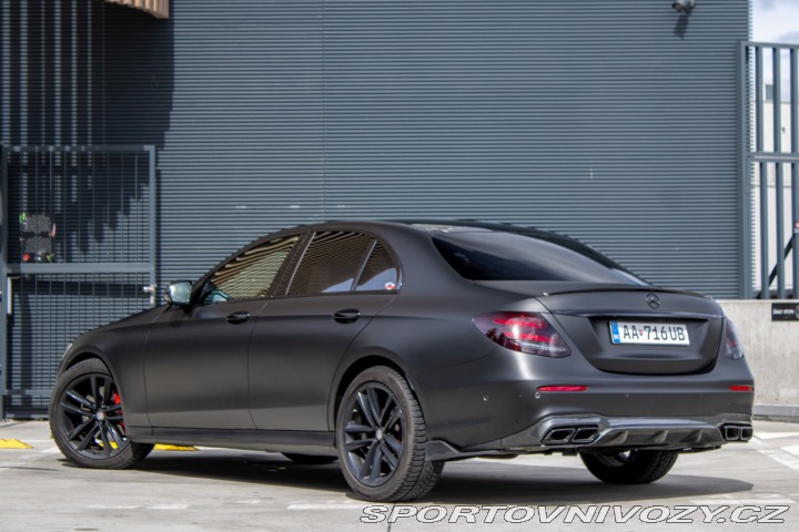 Mercedes-Benz E AMG Line 220 d A/T / AJ 2017