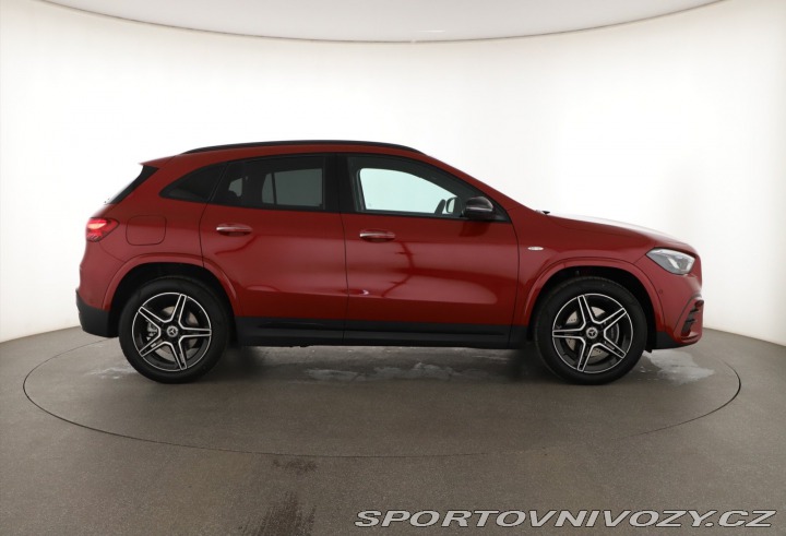 Mercedes-Benz Ostatní modely GLA AMG Line GLA 250 e 2025