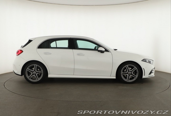 Mercedes-Benz A AMG line A 200 2021