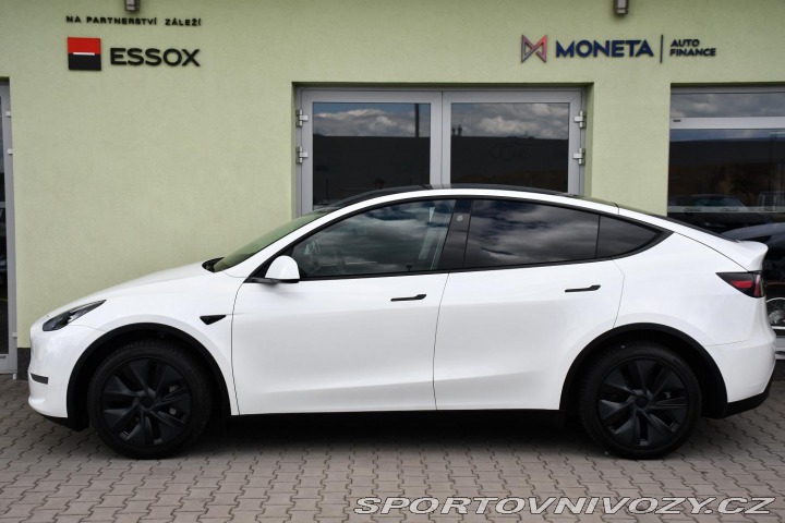 Tesla Model Y LONG RANGE DUAL MOTOR AWD 2024