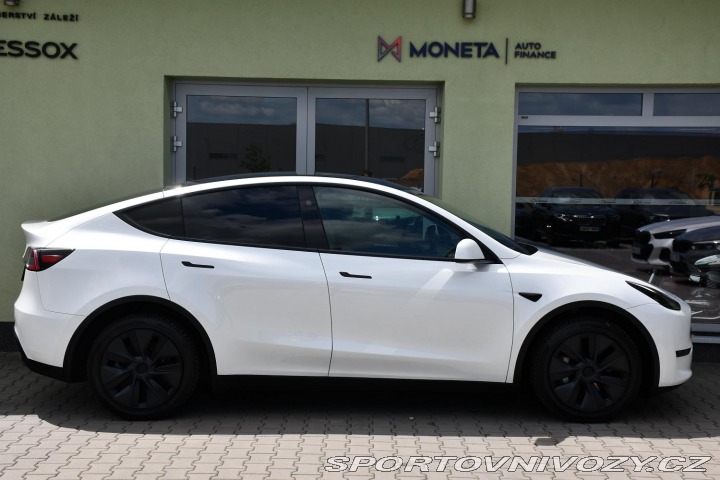 Tesla Model Y LONG RANGE DUAL REZERVACE 2024