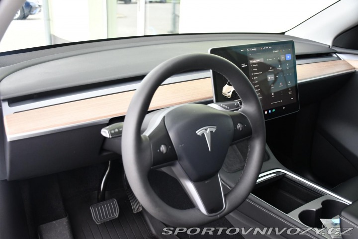 Tesla Model Y LONG RANGE DUAL MOTOR AWD 2024