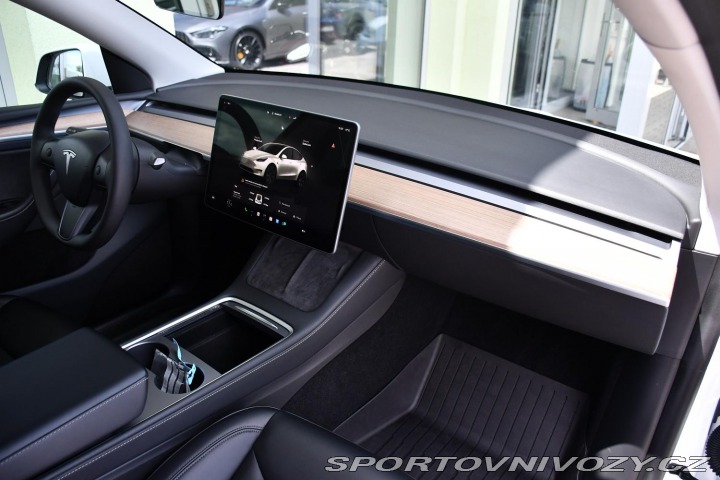 Tesla Model Y LONG RANGE DUAL MOTOR AWD 2024