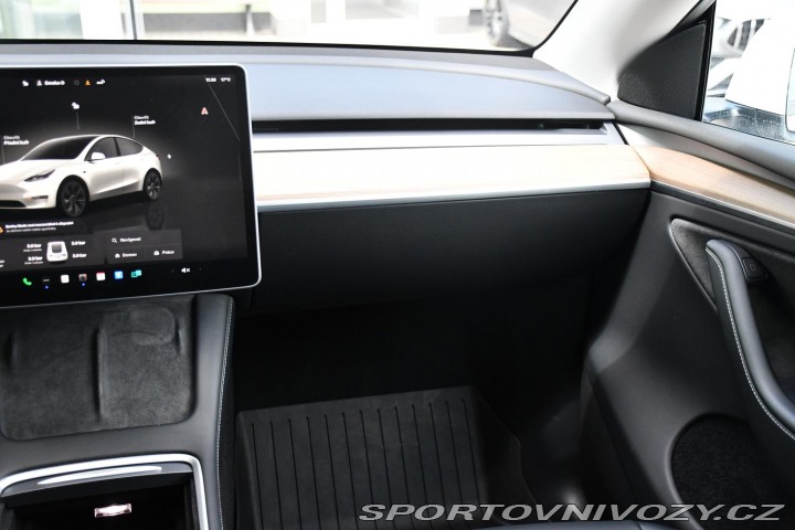 Tesla Model Y LONG RANGE DUAL MOTOR AWD 2024