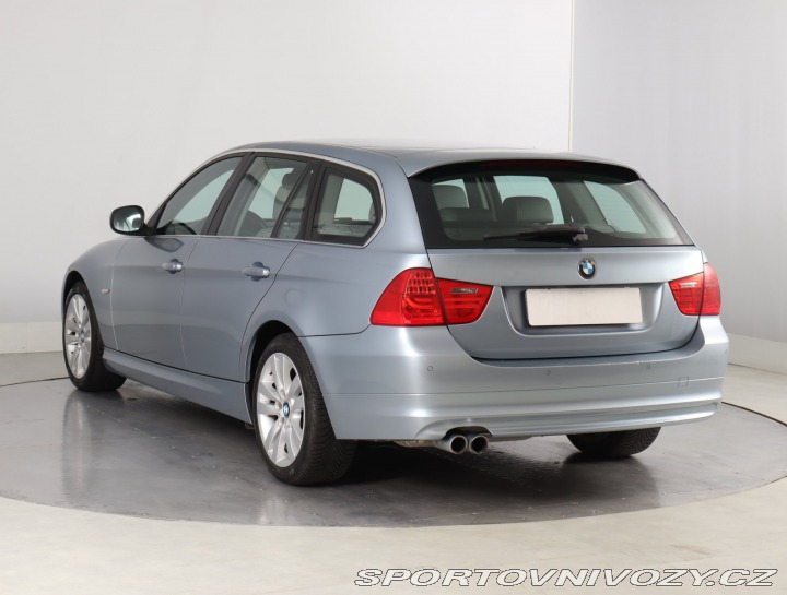 BMW 3 330 d xDrive 2011