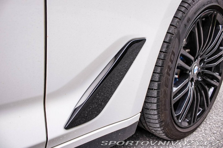 BMW 5 g30 540i xDrive / AJ NA 2018