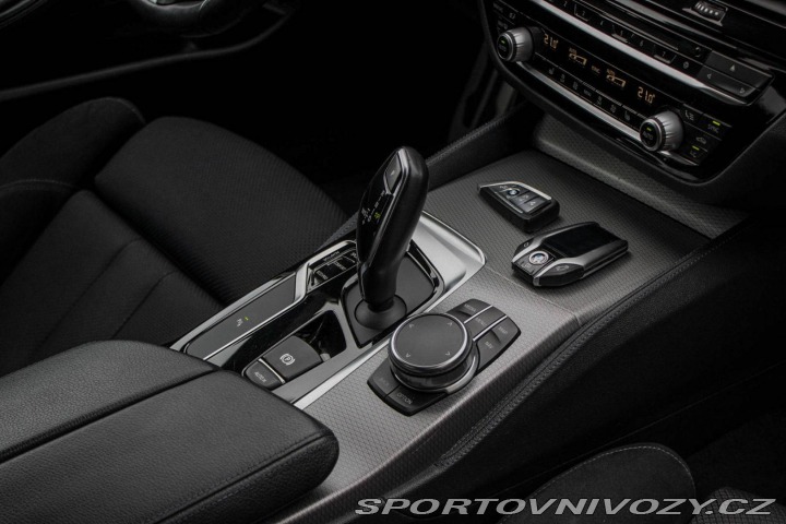 BMW 5 g30 540i xDrive / AJ NA 2018