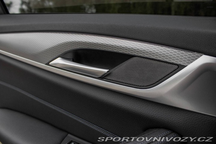 BMW 5 g30 540i xDrive / AJ NA 2018
