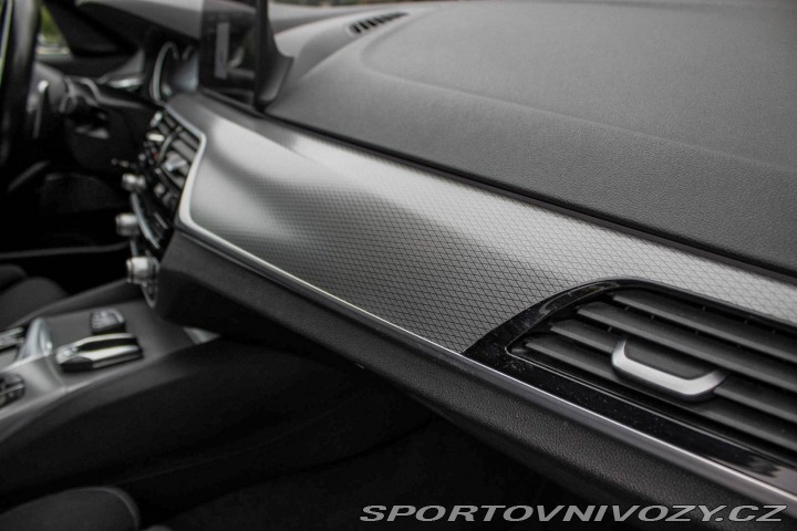 BMW 5 g30 540i xDrive / AJ NA 2018