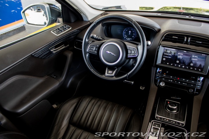 Jaguar F-Pace 3.0D V6 Portfolio AWD AT 2017