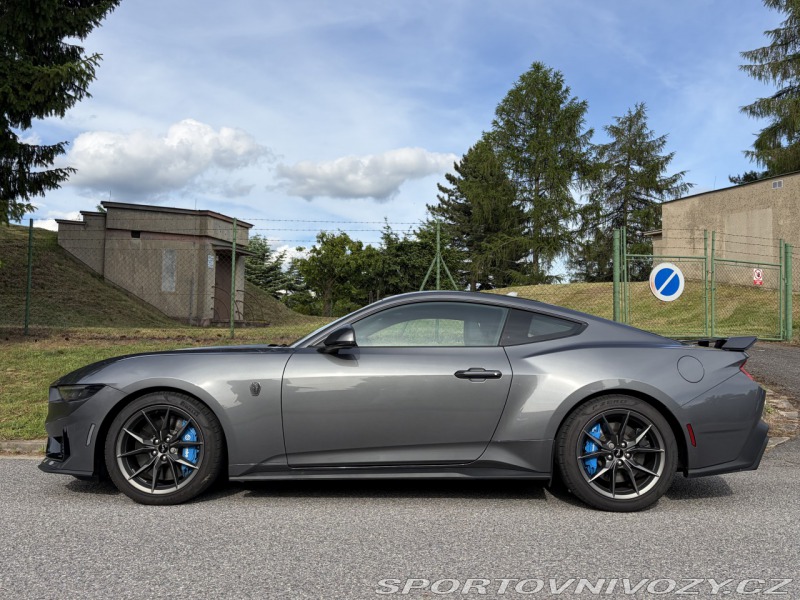 Ford Mustang Dark Horse