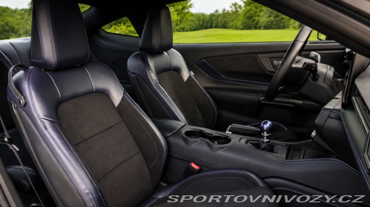 Ford Mustang Dark Horse 2025