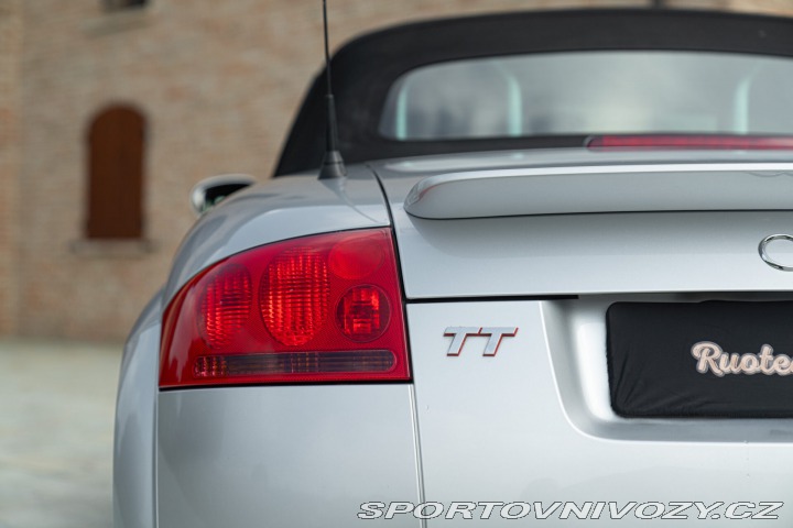 Audi TT ROADSTER 2003