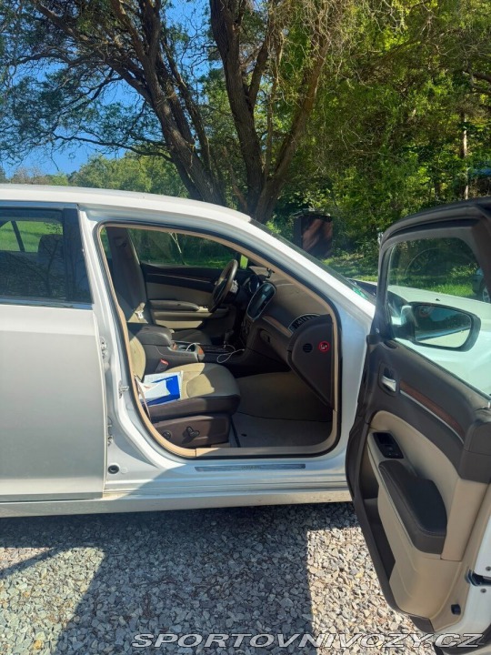 Lancia Ostatní modely Thema 3,0 V6 CRD, 176 kW, 201 2012