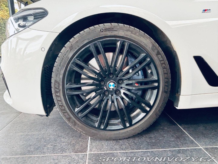 BMW 5 540i A/T 2017