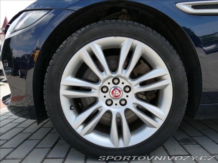 Jaguar XE 2,0 P300 SE, 1.Maj ČR, AW 2019