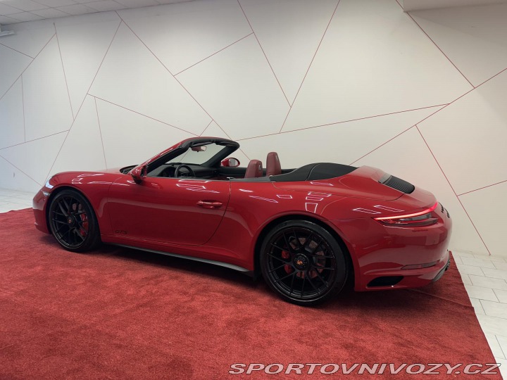 Porsche 911 4GTS*DPH*CHRONO*CENT. MAT 2018
