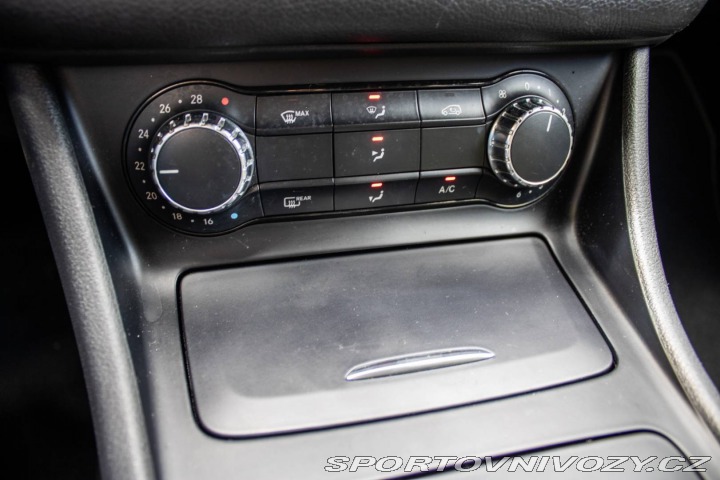 Mercedes-Benz CLA Kupé 220 CDI AMG line / 2014