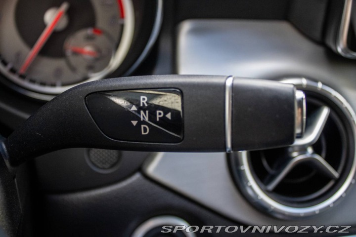 Mercedes-Benz CLA Kupé 220 CDI AMG line / 2014