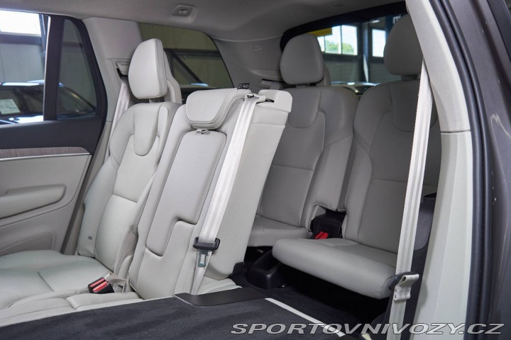 Volvo V90 2024