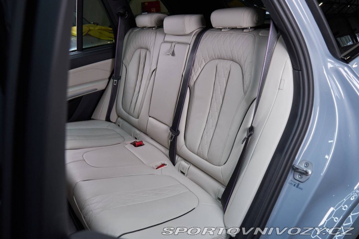 BMW X5 xDrive M60i mHEV A/T 2025