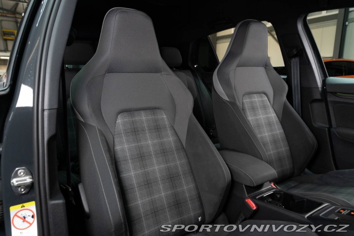 Volkswagen Golf 2021