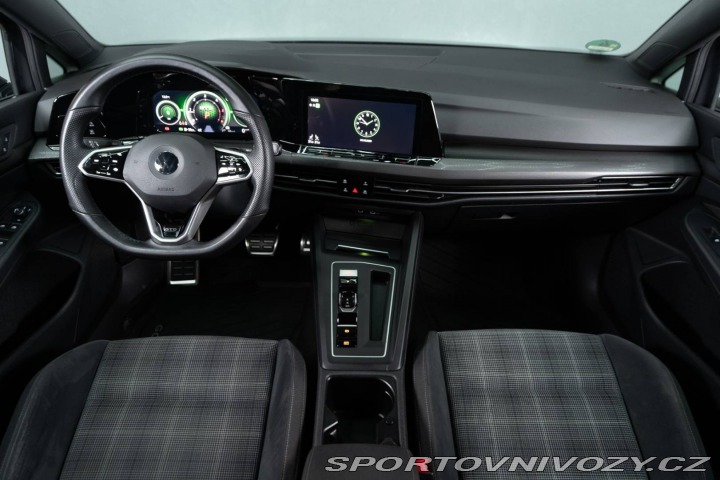 Volkswagen Golf 2021