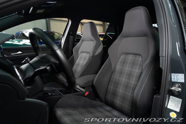 Volkswagen Golf 2021