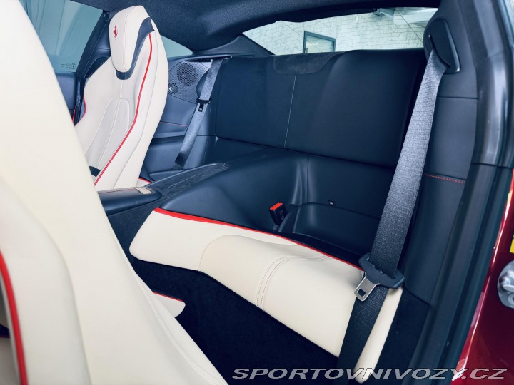 Ferrari Roma FULL CARBON MAX VÝB ZÁRUK 2021