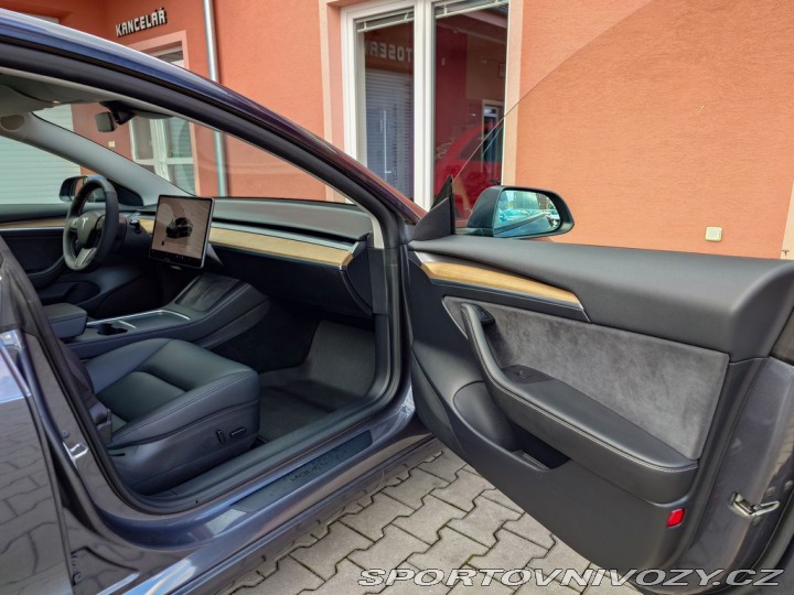 Tesla Model 3 Standard plus RWD 220kW S 2022