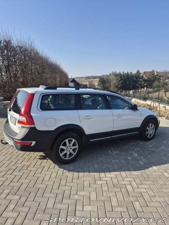 Volvo Ostatní modely XC70 2,4 D4 AWD 158kW 2015