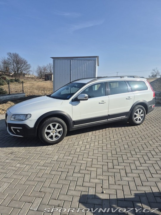 Volvo Ostatní modely XC70 2,4 D4 AWD 158kW 2015