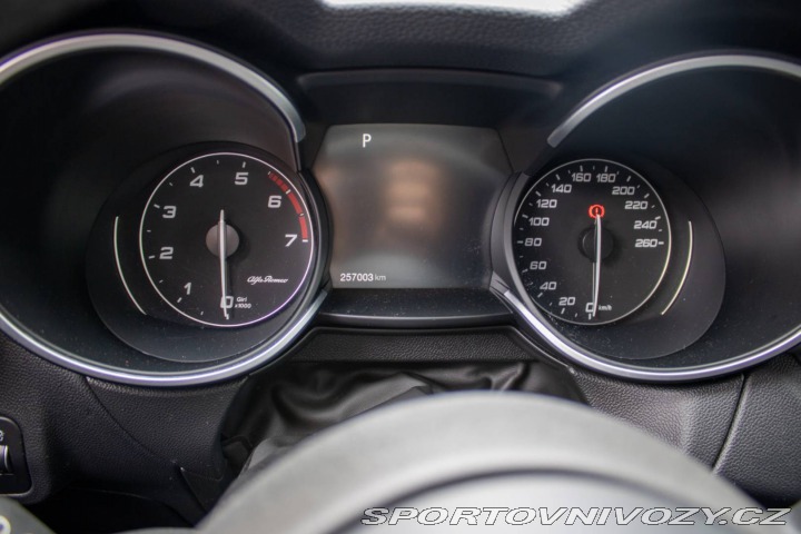 Alfa Romeo Stelvio 2.0 280k Q4 A/T, 206kW, 2017