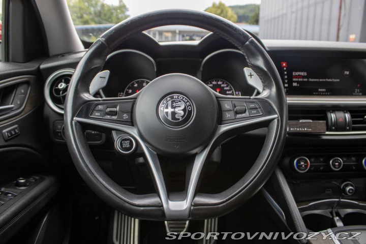 Alfa Romeo Stelvio 2.0 280k Q4 A/T, 206kW, 2017