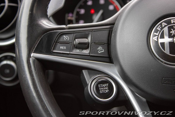 Alfa Romeo Stelvio 2.0 280k Q4 A/T, 206kW, 2017