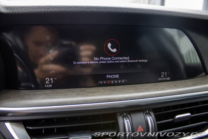 Alfa Romeo Stelvio 2.0 280k Q4 A/T, 206kW, 2017