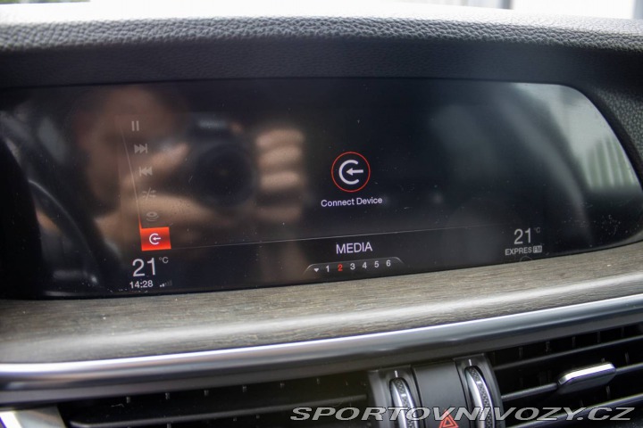 Alfa Romeo Stelvio 2.0 280k Q4 A/T, 206kW, 2017