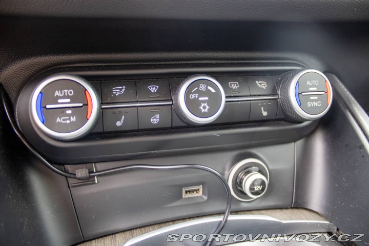 Alfa Romeo Stelvio 2.0 280k Q4 A/T, 206kW, 2017