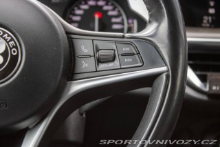 Alfa Romeo Stelvio 2.0 280k Q4 A/T, 206kW, 2017