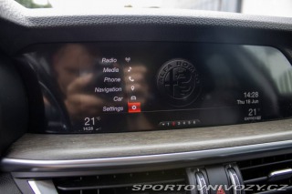 Alfa Romeo Stelvio 2.0 280k Q4 A/T, 206kW, 2017