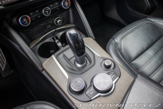 Alfa Romeo Stelvio 2.0 280k Q4 A/T, 206kW, 2017