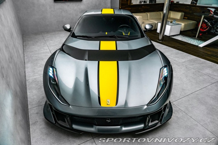 Ferrari 812  2022